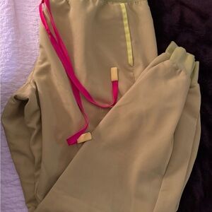 Figs green Zamora with lime green detail